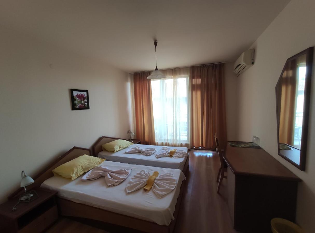 Family Hotel Denica Obzor Buitenkant foto